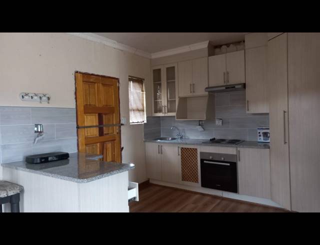 2 BEDROOM FLAT RENTED IN SUNNYRIDGE